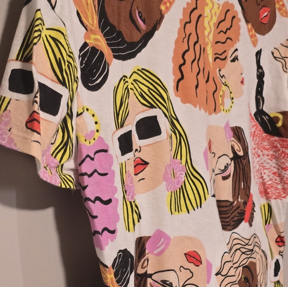 (3for $15)Sisterhood Faces Crew Neck Tee Novelty Women Cotton Small - Picture 3 of 5